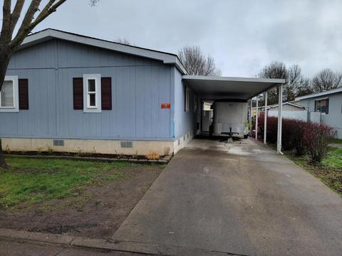 633 E Archwood Dr # 8, Eagle Point, OR 97524 photo 2