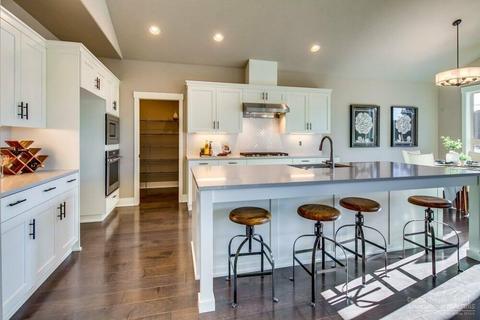 3779 NE Oakside Loop, Bend, OR 97701 photo 9