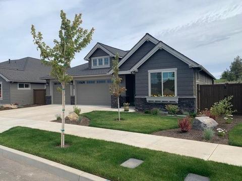 3779 NE Oakside Loop, Bend, OR 97701 photo 2