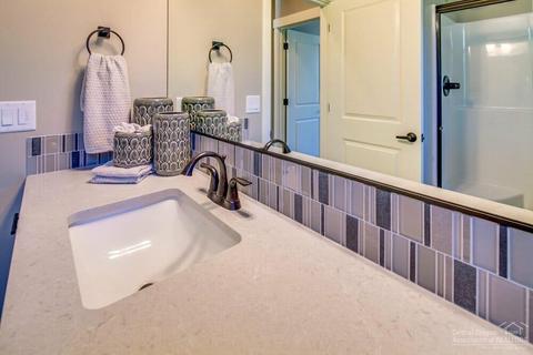 3779 NE Oakside Loop, Bend, OR 97701 photo 17