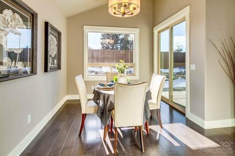 3779 NE Oakside Loop, Bend, OR 97701 photo 12