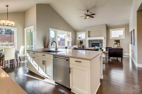 3779 NE Oakside Loop, Bend, OR 97701 photo 4