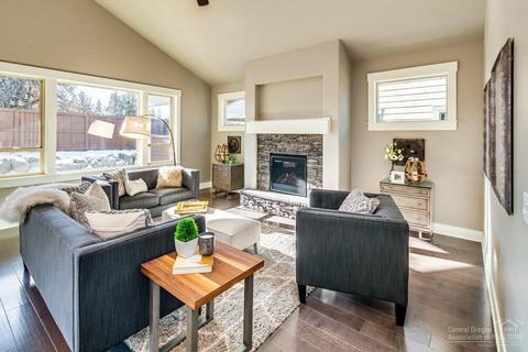 3779 NE Oakside Loop, Bend, OR 97701 photo 10