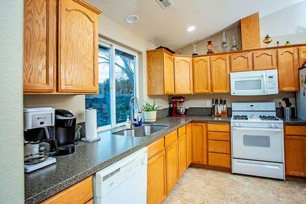 14 Osprey Dr, Eagle Point, OR 97524 photo 8