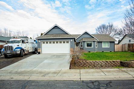 14 Osprey Dr, Eagle Point, OR 97524 photo 1