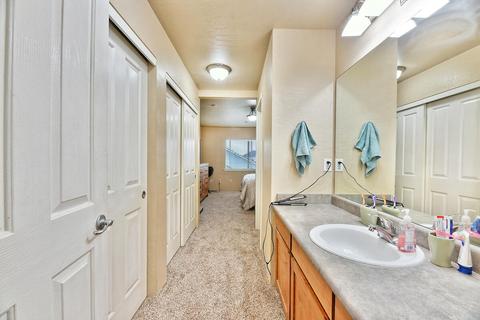 328 Live Oak Loop, Central Point, OR 97502 photo 15