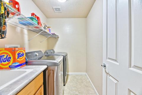 328 Live Oak Loop, Central Point, OR 97502 photo 18