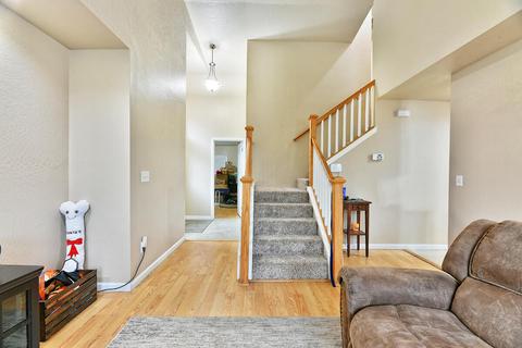 328 Live Oak Loop, Central Point, OR 97502 photo 4