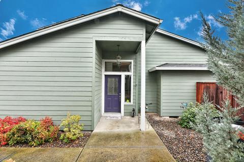 328 Live Oak Loop, Central Point, OR 97502 photo 2