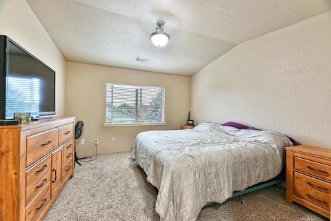 328 Live Oak Loop, Central Point, OR 97502 photo 16