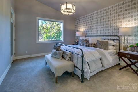 3003 NE Moreno Pl, Bend, OR 97701 photo 13