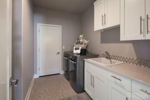 3003 NE Moreno Pl, Bend, OR 97701 photo 17