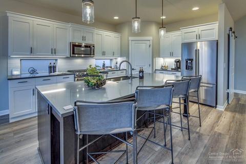3003 NE Moreno Pl, Bend, OR 97701 photo 8