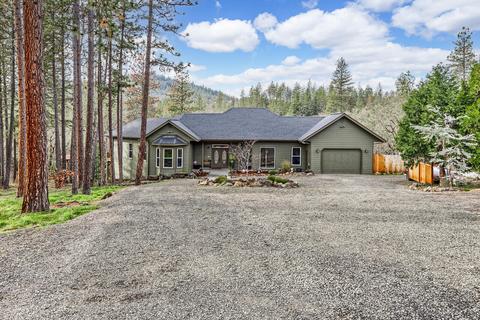 2707 Rogue River Dr, Eagle Point, OR 97524 photo 6