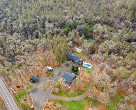 2707 Rogue River Dr, Eagle Point, OR 97524 photo 5