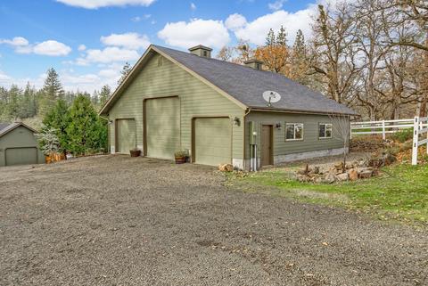 2707 Rogue River Dr, Eagle Point, OR 97524 photo 8