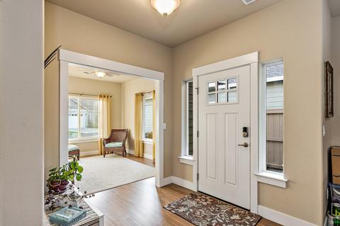 386 Live Oak Loop, Central Point, OR 97502 photo 6