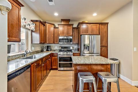 386 Live Oak Loop, Central Point, OR 97502 photo 11