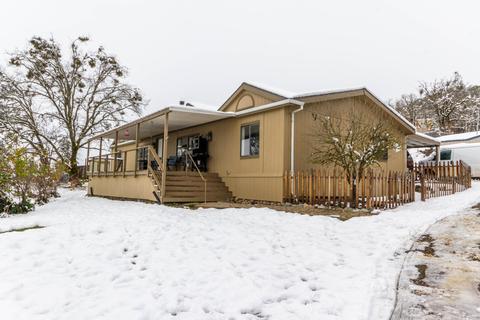 196 Flamingo Dr, Eagle Point, OR 97524 photo 2