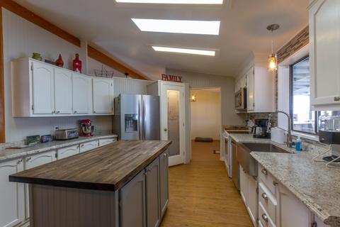 196 Flamingo Dr, Eagle Point, OR 97524 photo 12