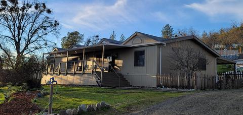 196 Flamingo Dr, Eagle Point, OR 97524 photo 1