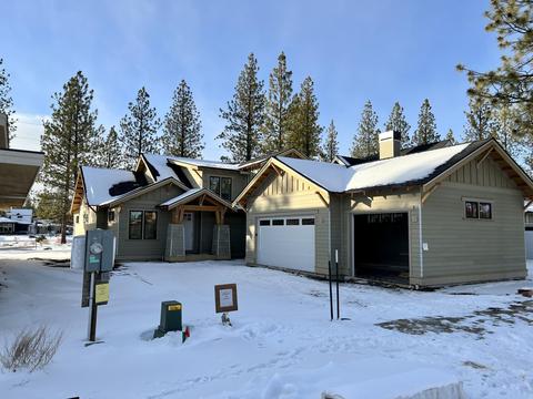 1177 NW Singleton Pl, Bend, OR 97703 photo 1
