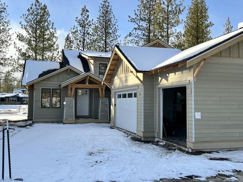 1177 NW Singleton Pl, Bend, OR 97703 photo 2