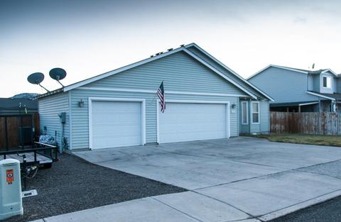 656 E D St, Culver, OR 97734 photo 2