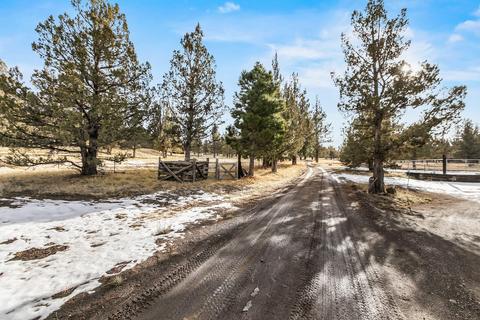 19317 Dusty Loop, Bend, OR 97703 photo 22