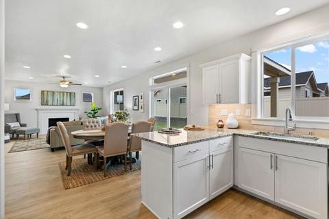 20437 SE Senden Ln SE, Bend, OR 97702 photo 3