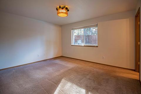 653 E Tyler Ave, Sisters, OR 97759 photo 9