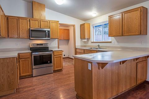 653 E Tyler Ave, Sisters, OR 97759 photo 6