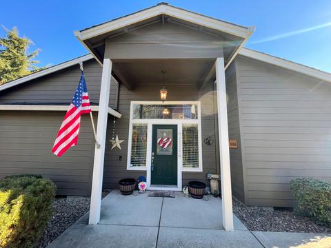 343 Live Oak Loop, Central Point, OR 97502 photo 4