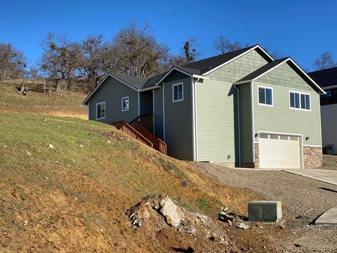 21 Cerulean Ter, Eagle Point, OR 97524 photo 1