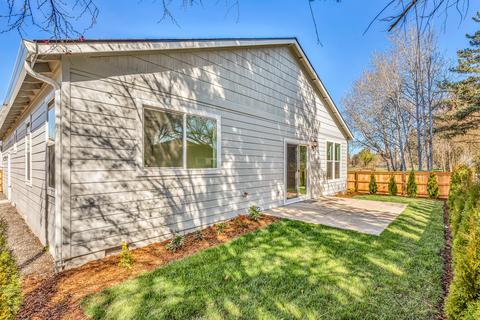 388 Cascade Dr, Central Point, OR 97502 photo 11