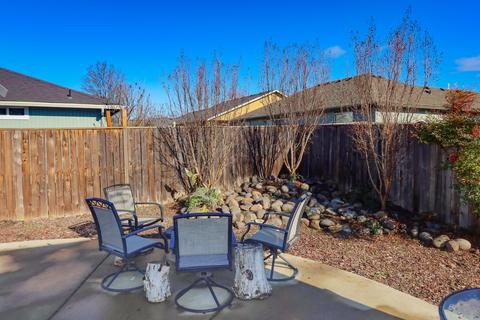 1107 Pheasant Way, Central Point, OR 97502 photo 3