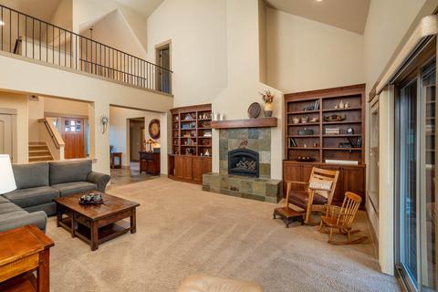 20927 Miramar Dr, Bend, OR 97702 photo 4