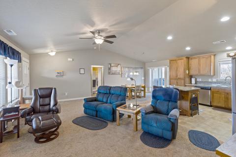 118 Cedric Ct, Eagle Point, OR 97524 photo 4