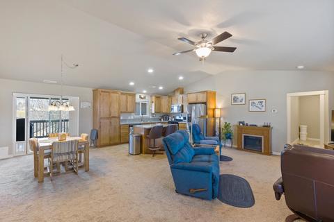 118 Cedric Ct, Eagle Point, OR 97524 photo 9