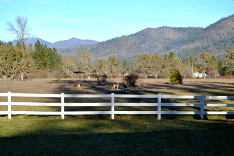 754 Cedar Flat Rd, Williams, OR 97544 photo 2
