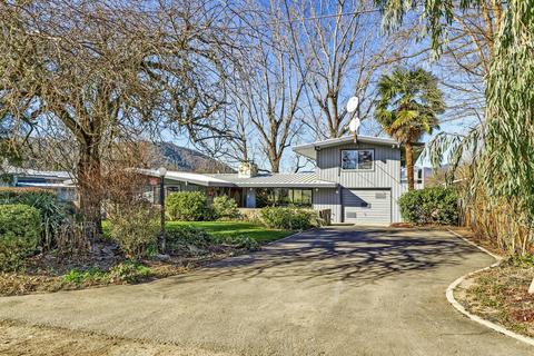 7417 Maple Ln, Central Point, OR 97502 photo 1
