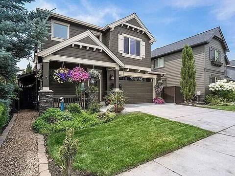 63151 Dakota Dr, Bend, OR 97701 photo 2