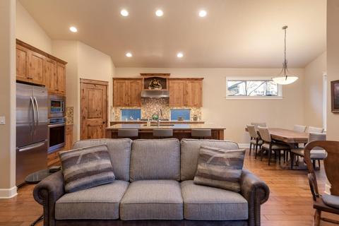 19153 Park Commons Dr, Bend, OR 97703 photo 7