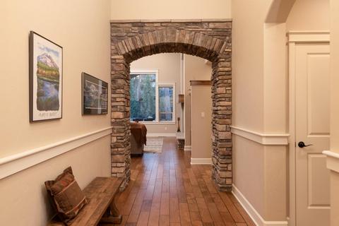 19153 Park Commons Dr, Bend, OR 97703 photo 2