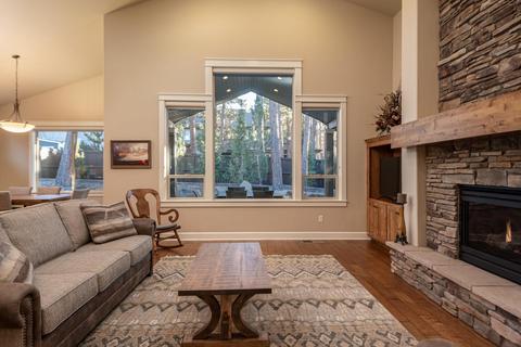19153 Park Commons Dr, Bend, OR 97703 photo 3