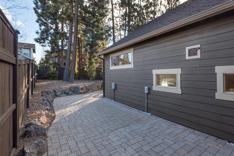 19153 Park Commons Dr, Bend, OR 97703 photo 27