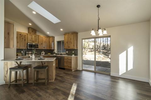 19220 Cherokee Rd, Bend, OR 97702 photo 5