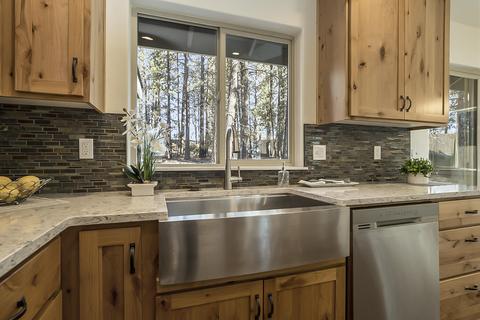19220 Cherokee Rd, Bend, OR 97702 photo 3