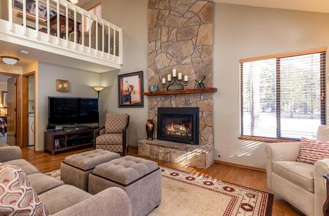 18086 E Butte Ln, Sunriver, OR 97707 photo 2