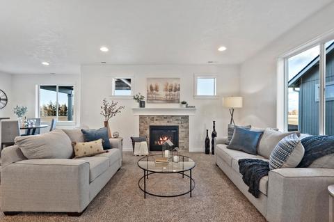 20445 SE Senden Ln SE, Bend, OR 97702 photo 9